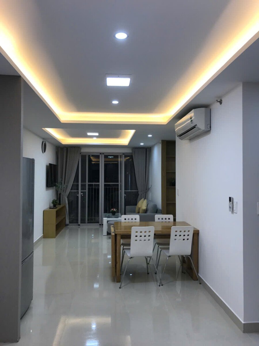 khong gian phong khach rong rai - Giá mua bán căn hộ 2pn 80m2 tòa D view hồ bơi chung cư Scenic Valley 1 t1/2026