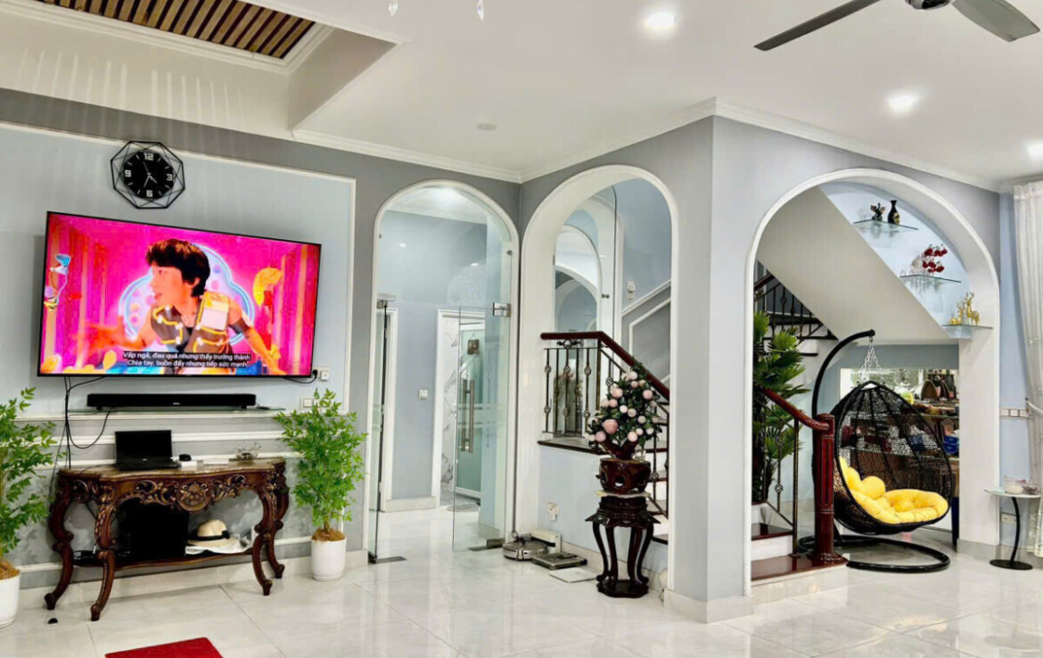 khong gian phong khach sang trong 1170x738 - Giá cho thuê nhà Biệt thự 6pn số 230 nội khu Phú Gia phường Tân Hưng T2/2026