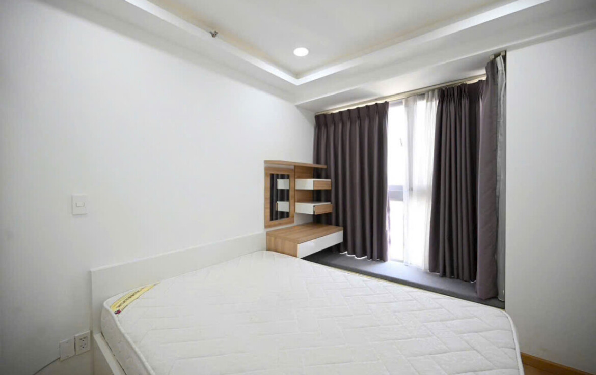 khong gian phong ngu master rong rai 1170x738 - Bán gấp căn hộ Scenic Valley 1, 2pn lầu cao, nội thất cao cấp, giá 6,950 tỷ