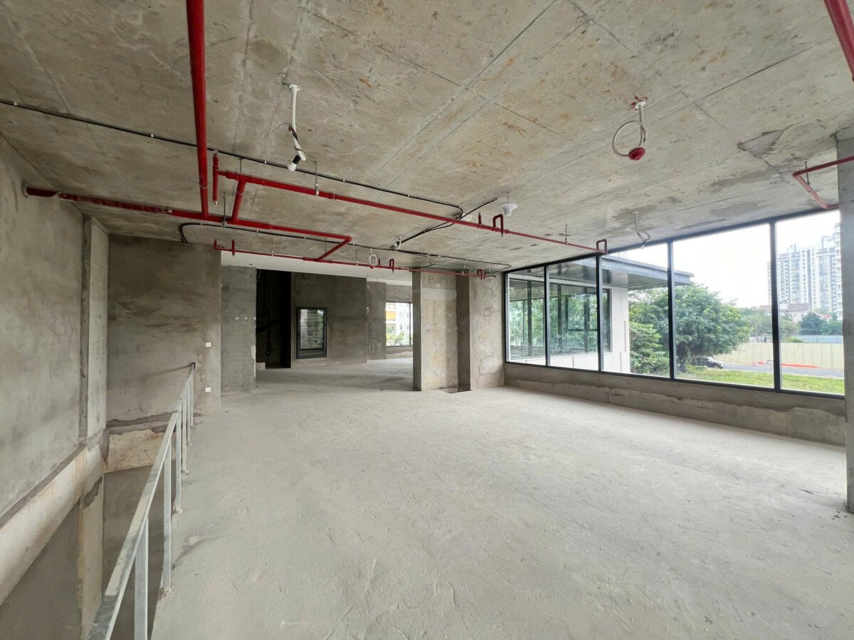 khong gian tang lung rong rai - Giá cho thuê Shophouse SH07 góc đường Nguyễn Lương Bằng chung cư The Aurora T1/2026