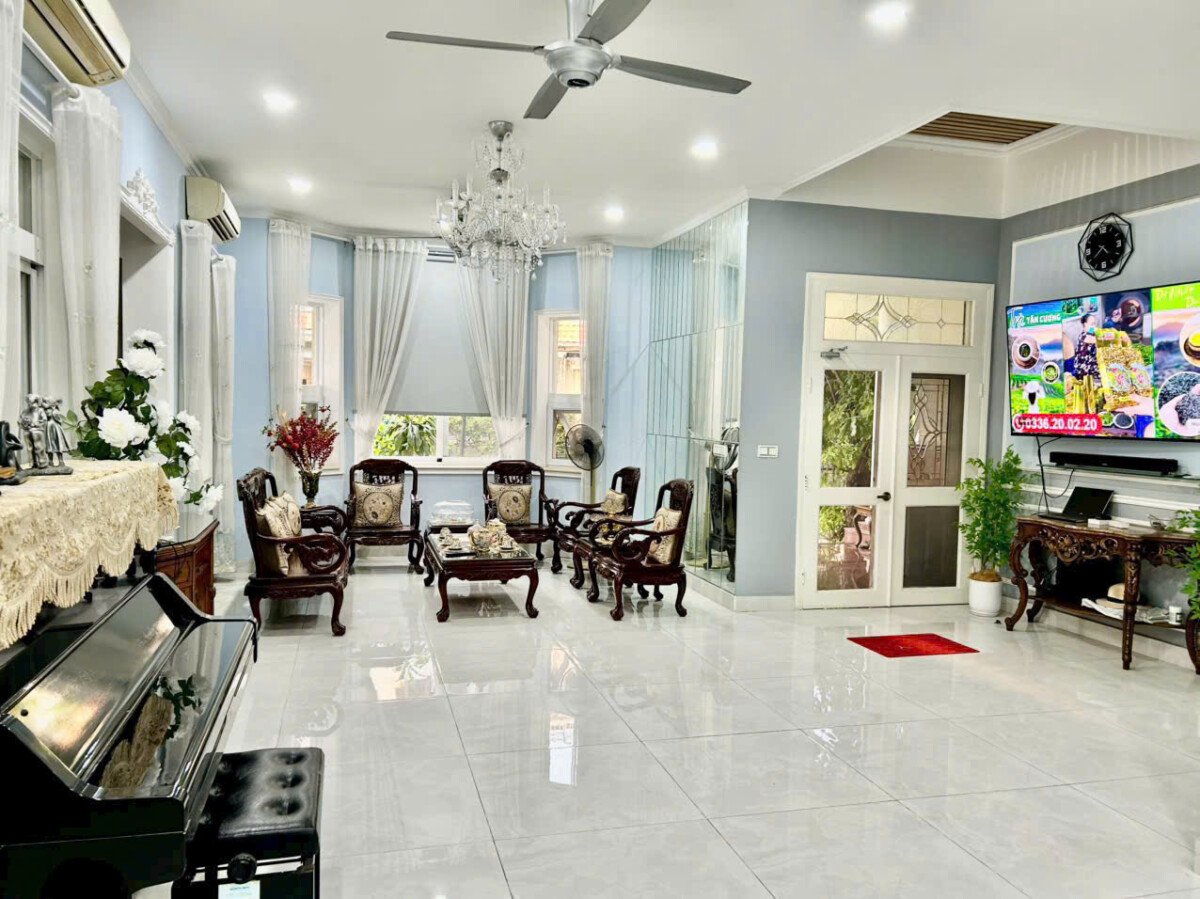 khu vu tiep khach tang 1 - Giá cho thuê nhà Biệt thự 6pn số 230 nội khu Phú Gia phường Tân Hưng T2/2026