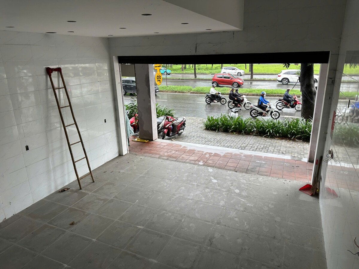 mat tien thuan loi kinh doanh - Cho thuê nguyên căn mặt tiền Nguyễn Văn Linh. PMH Tổng diện tích 300m2- trệt và 3 lầu- Vị trí đẹp- Giá 65 Triệu/Tháng