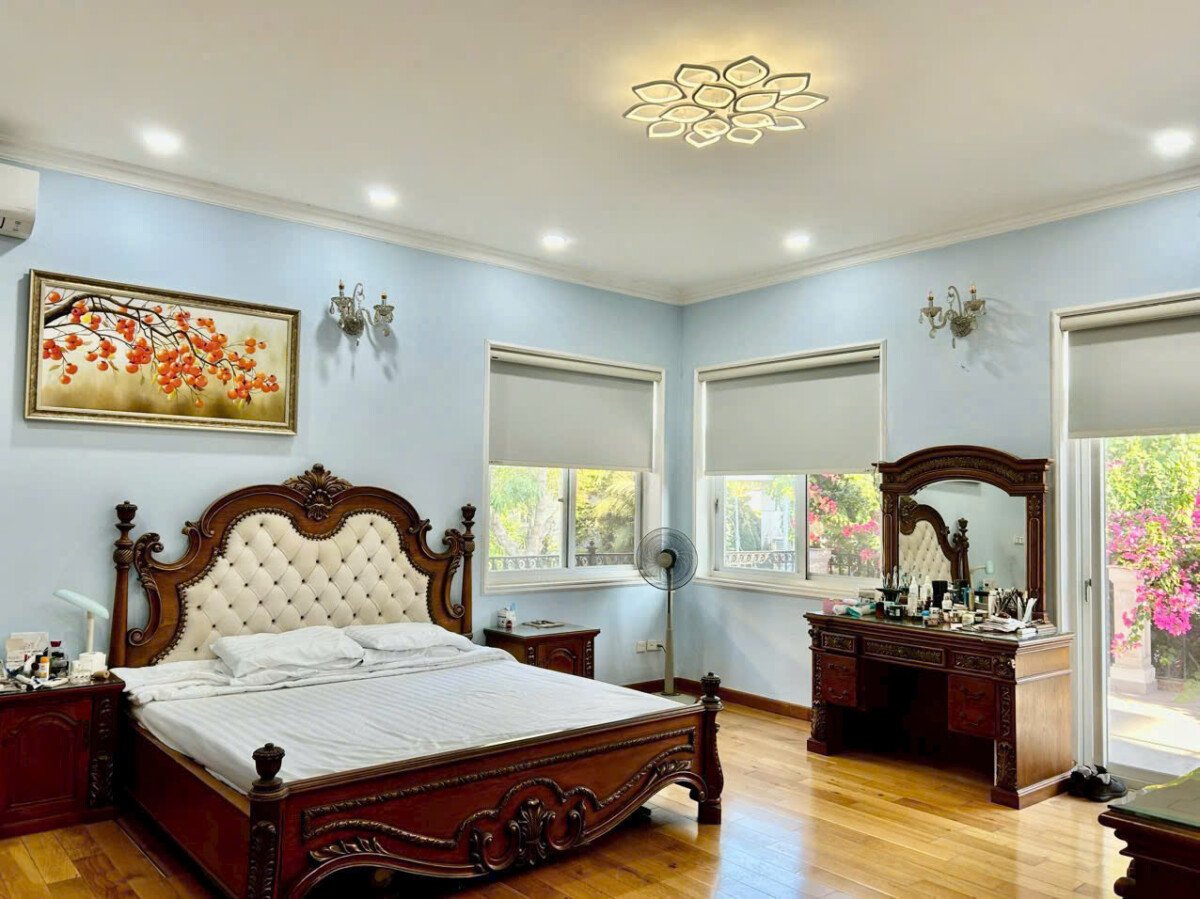 nha biet thu co 6pn rong rai day du noi that nhu hinh - Giá cho thuê nhà Biệt thự 6pn số 230 nội khu Phú Gia phường Tân Hưng T2/2026