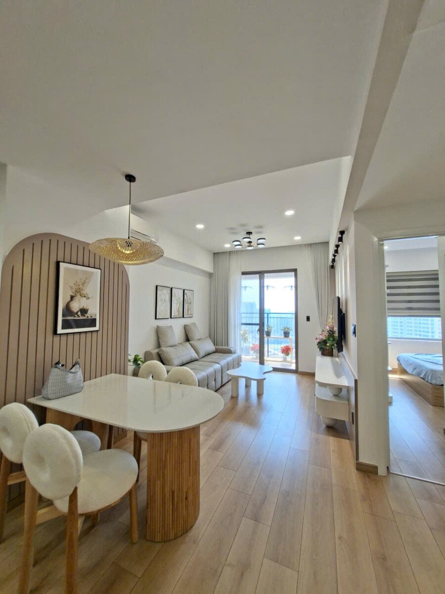 nha dep can ban 2 - Giảm 50 Triệu Bán nhanh trước Tết căn hộ Saigon South Residences. DT 75m2 Lầu cao View đep- Nhà nội thất mới- Giá 6.450 Tỷ