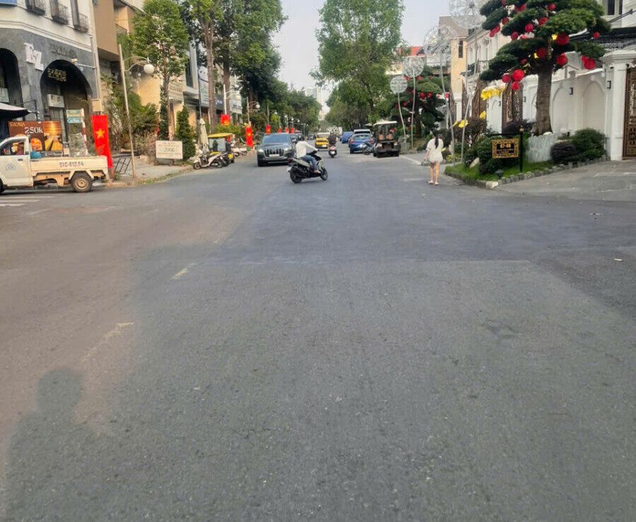 phia bac du an lien ke duong pham thai buong 900x738 - Giá mua bán căn hộ 3pn tòa A chung cư Sculptura phường Tân Hưng T2/2026