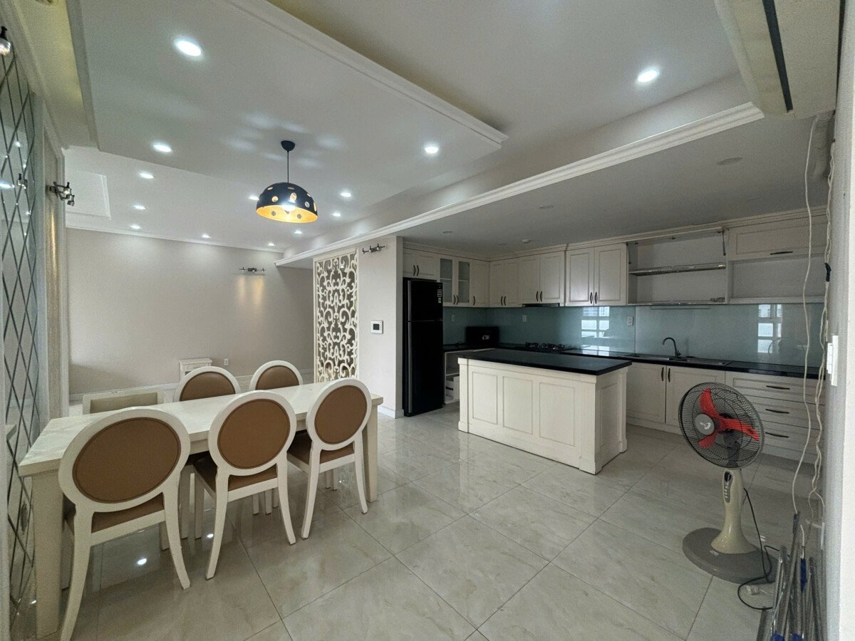 phong an can ho happy valley can ban - Bán căn hộ Happy Valley. DT 135m2 Nhà đầy đủ nội thất- thiết kế 3 Phòng ngủ-2wc- Nhà trống vào ngay. Giá 13.2 Tỷ