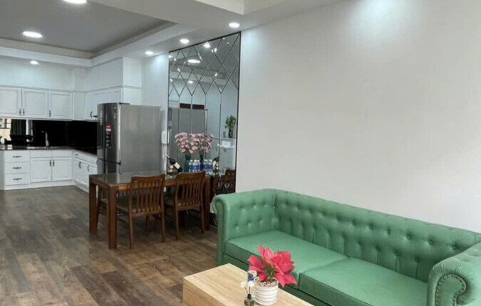 Bán căn hộ chung cư Sky Garden 2, căn hộ 71m2, 02pn, giá 5.250 tỷ, nhà đầy đủ nội thất.