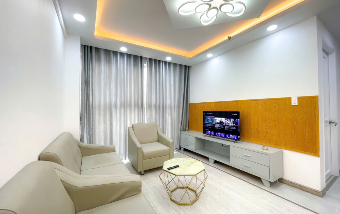 phong khach can ho ban 20 1170x738 - Cho thuê căn hộ 77m2, chung cư Scenic Valley 2, 02pn, giá 19tr/tháng, nội thất đầy đủ, xem nhà dễ.