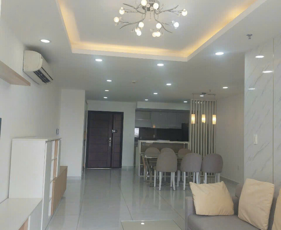 phong khach can ho ban 22 900x738 - Bán căn hộ chung cư Scenic Valley , diện tích 117m2, 03pn, giá 11.5 tỷ, đầy đủ nội thất, xem nhà dễ.