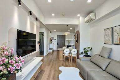 phong khach can ho ban 27 385x258 - Bán trước tết căn hộ Saigon South Residences. DT 75m2 Nhà đẹp-Lầu cao- 2 phòng-2wc- Nội thất như hình- Giá 6.490 Tỷ