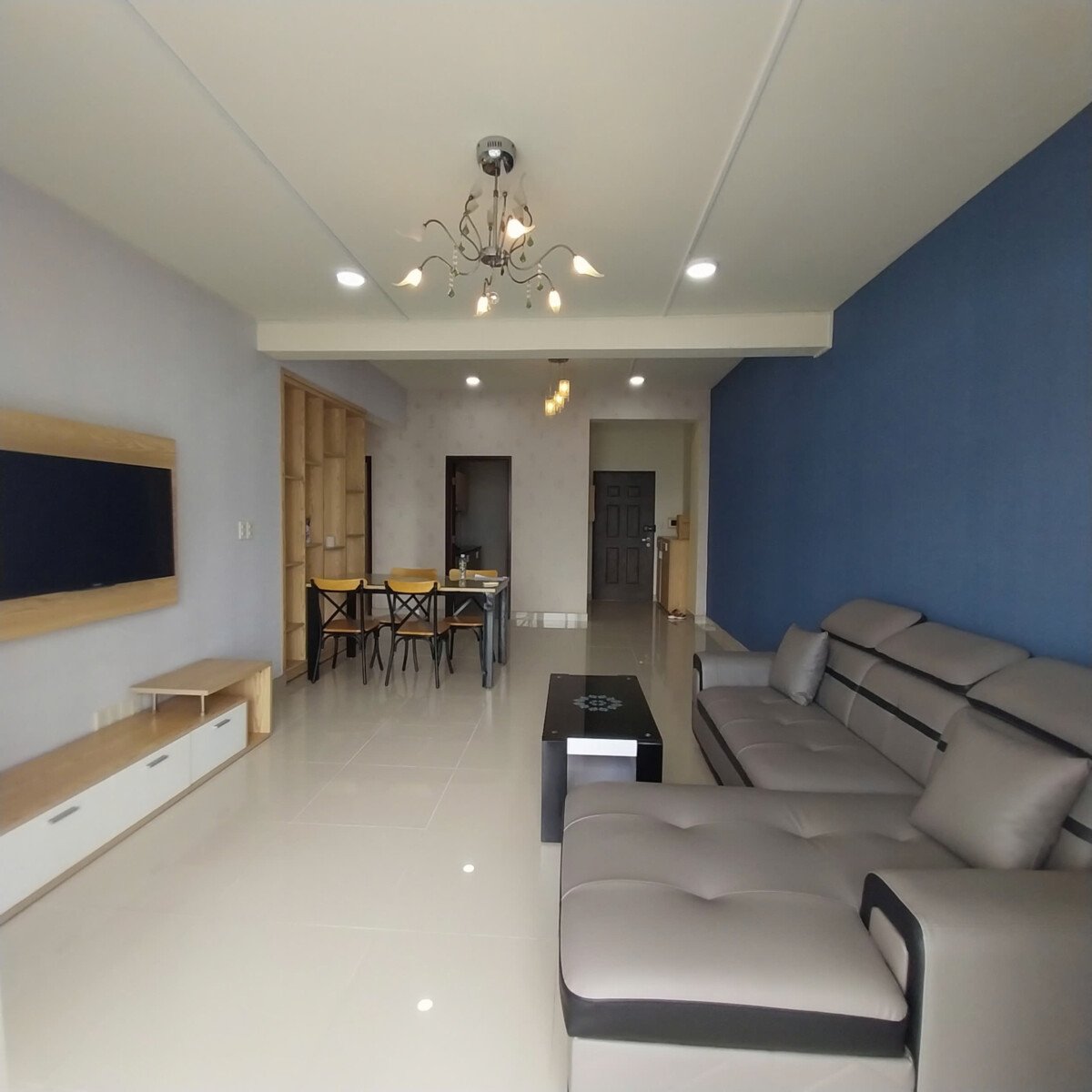 phong khach can ho ban 4 - Giá mua bán căn hộ 3pn tòa A chung cư Riverside Residence phường Tân Mỹ T1/2026