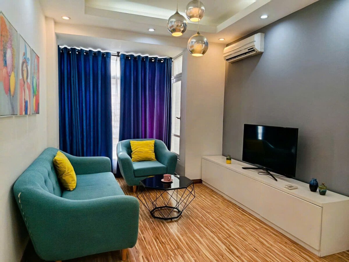 phong khach can ho ban - Cần bán nhanh căn hộ 68m2, chung cư Sky Garden 3, giá 5.330 tỷ, nội thất đầy đủ, xem nhà dễ.