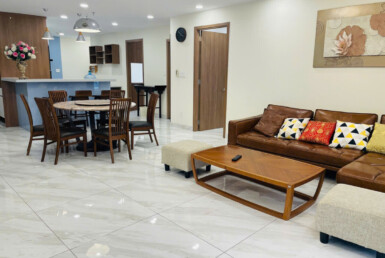 phong khach can ho can ban 8 385x258 - Bán căn hộ 117m2, chung cư Scenic Valley 1, nội thất cao cấp, nhà đang trống , giá bán 12.5 tỷ, view hồ bơi.