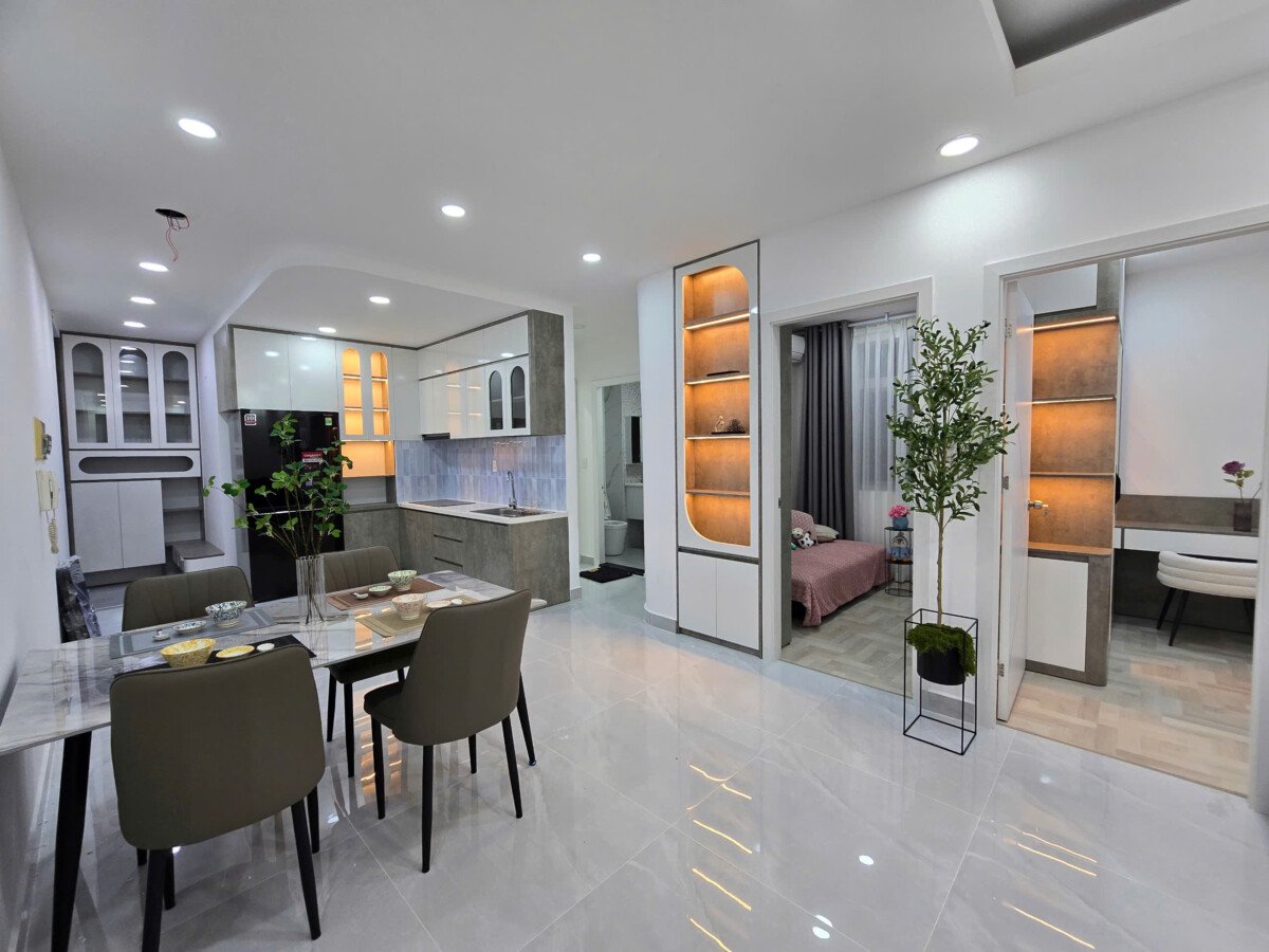 phong khach can ho sky garden 2 4 - Cho thuê căn hộ đẹp tại Sky Garden 2. DT 81m2 Thiết kế 3 Phòng ngủ-2wc- Nội thất mới- Lầu cao- Giá 22 Triệu/Tháng