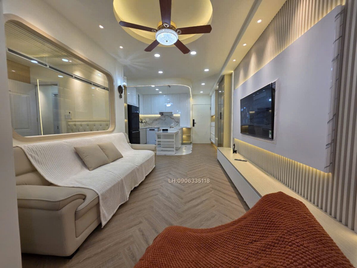 phong khach can ho sky garden 3 can ban - Bán căn góc tại Sky Garden 3. DT 72m2 Nhà đẹp-mới 100%- Thiết kế 3 Phòng ngủ-2wc- Nội thất như hình- Giá 6.590 Tỷ