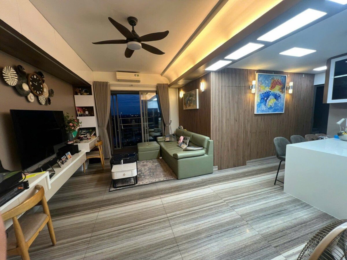 phong khach can ho - Bán gấp hộ 2pn tòa B view sông lầu cao căn góc chung cư Hưng Phúc giá 8 tỷ có ô xe