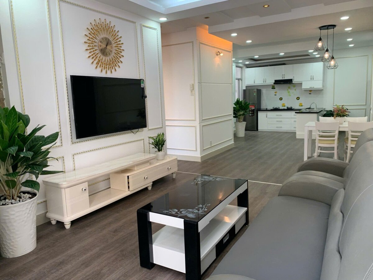 phong khach dep can ho sky 2 ban - Bán căn góc Sky Garden 2. DT 89m2 Nhà đang cho thuê 14 Triệu- 2 Phòng-2wc- Nội thất đầy đủ- Giá 6.650 Tỷ