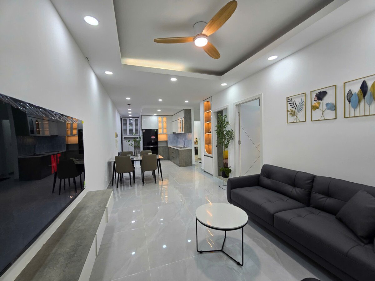 phong khach dep can ho sky garden 2 6 - Cho thuê căn hộ đẹp tại Sky Garden 2. DT 81m2 Thiết kế 3 Phòng ngủ-2wc- Nội thất mới- Lầu cao- Giá 22 Triệu/Tháng