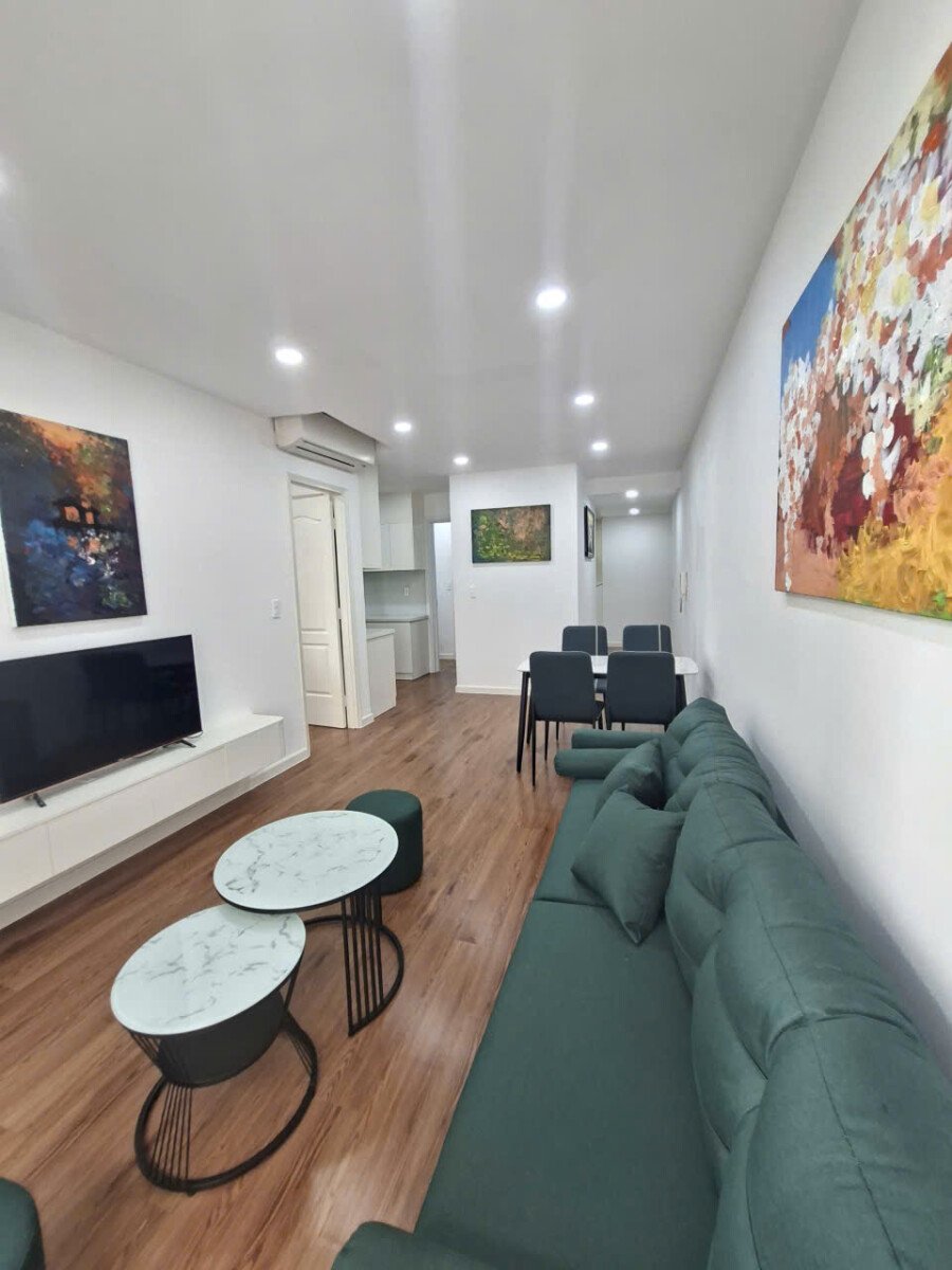 phong khach rong rai 1 - Cho thuê căn hộ đẹp tại Sky Garden 3. DT 68m2 Nội thất mới- view nam- 2 phòng-2wc- Giá thuê 18 Triệu/Tháng