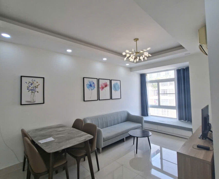 phong khach rong rai 900x738 - Cho thuê căn hộ Sky Garden 3. DT 72m2 Thiết kế 3 Phòng ngủ-2wc- Lầu cao- Nội thất đầy đủ- Giá 19 Triệu/Tháng