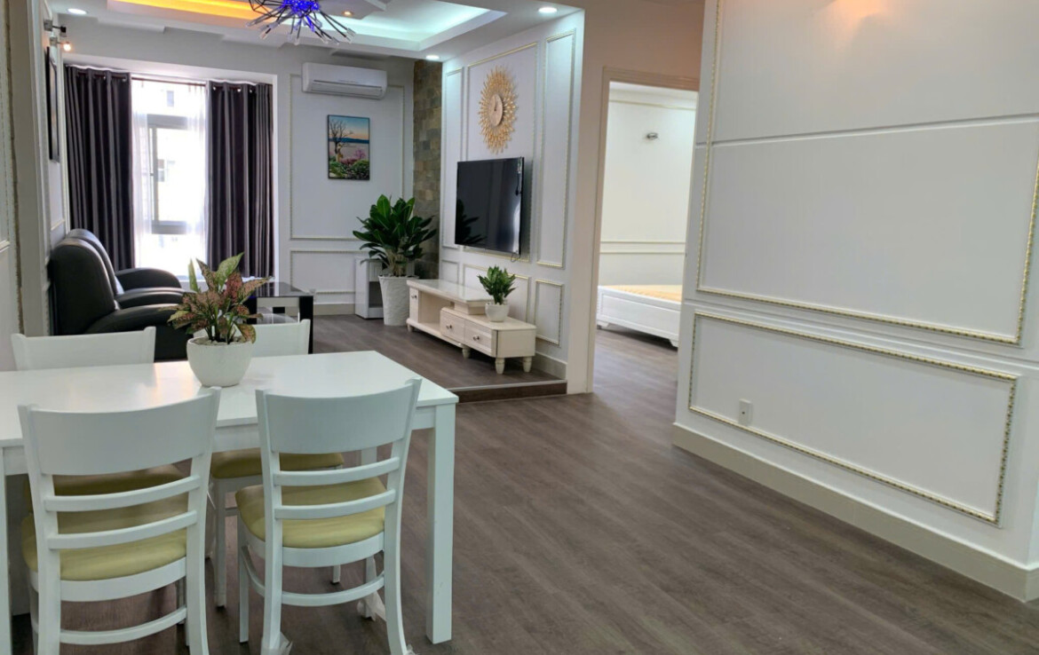 phong khach san go can ho ban 1170x738 - Bán căn góc Sky Garden 2. DT 89m2 Nhà đang cho thuê 14 Triệu- 2 Phòng-2wc- Nội thất đầy đủ- Giá 6.650 Tỷ