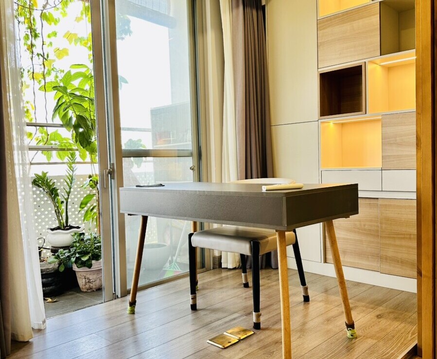 phong lam viec can ho ban 899x738 - Bán căn hộ 133m2, chung cư Scenic Valley 1, nội thất đầy đủ, giá 15 tỷ + 01 ô đậu xe ô tô tầng hầm.