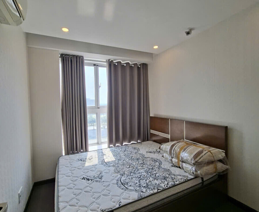 phong ngu 1 can ho scenic valley 1 14 900x738 - Bán trước tết căn hộ Scenic Valley 1. DT 71m2 Lầu trung- Nội thất đầy đủ- 2 Phòng-2wc- Đã có sổ- Giá 7.190 Tỷ