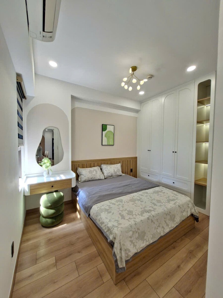phong ngu 2 can ban - Bán trước tết căn hộ Saigon South Residences. DT 75m2 Nhà đẹp-Lầu cao- 2 phòng-2wc- Nội thất như hình- Giá 6.490 Tỷ