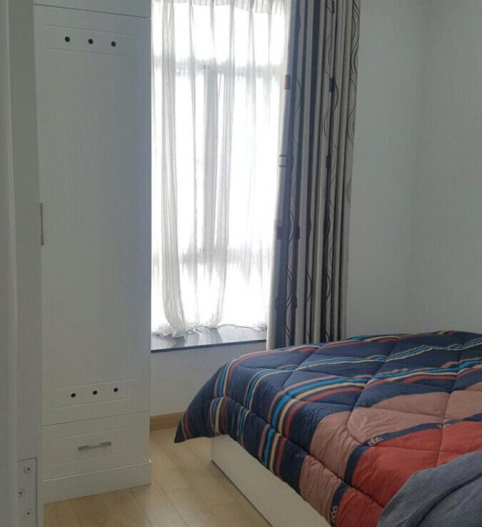 phong ngu 2 can ho cho thue 675x738 - Cần cho thuê căn hộ Sky Garden 3. DT 68m2 Lầu cao-Block Trung tâm-2 phòng-2wc Giá thuê rẻ 14 Triệu/Tháng