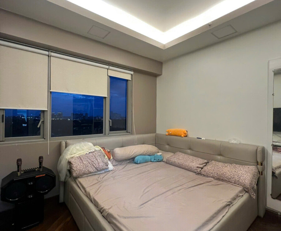 phong ngu can ho ban 1 900x738 - Bán gấp hộ 2pn tòa B view sông lầu cao căn góc chung cư Hưng Phúc giá 8 tỷ có ô xe