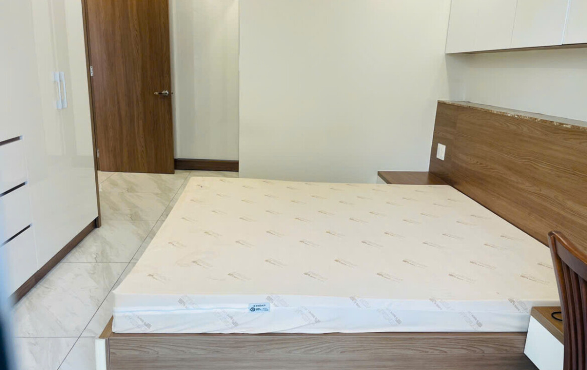 phong ngu can ho ban 22 1170x738 - Bán căn hộ 117m2, chung cư Scenic Valley 1, nội thất cao cấp, nhà đang trống , giá bán 12.5 tỷ, view hồ bơi.