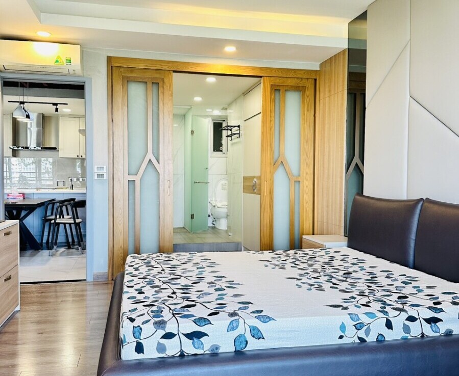 phong ngu can ho can cho thue 1 899x738 - Bán căn hộ 133m2, chung cư Scenic Valley 1, nội thất đầy đủ, giá 15 tỷ + 01 ô đậu xe ô tô tầng hầm.