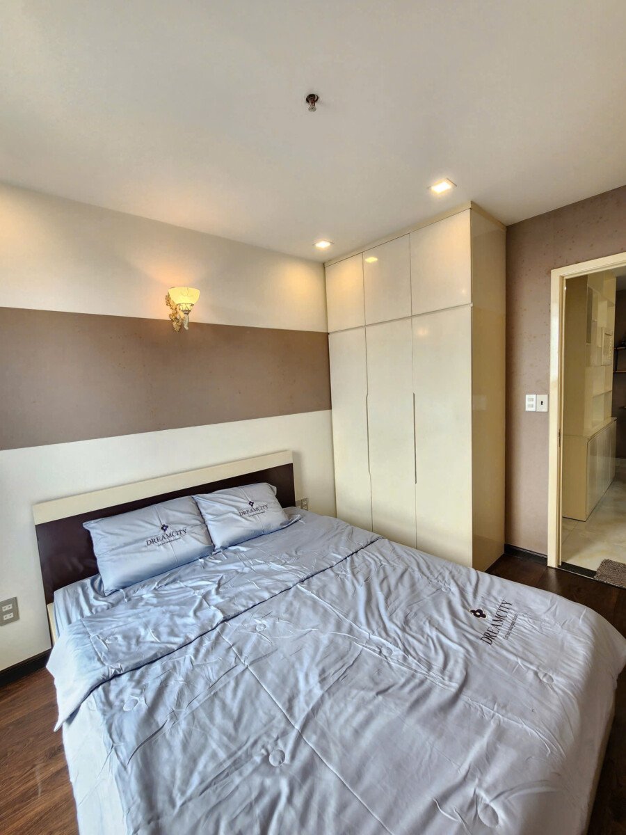 phong ngu can ho cho thue 11 - Cho thuê căn hộ 71m2, chung cư Scenic Valley 1, 02pn, giá 20tr/tháng, nhà đẹp, đầy đủ nội thất.