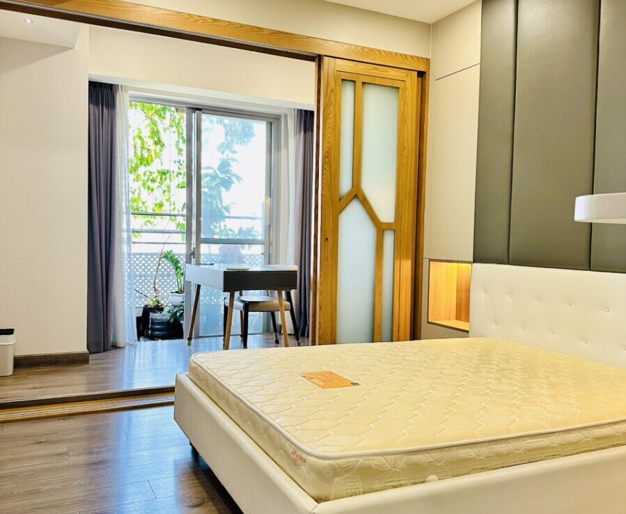 phong ngu can ho cho thue 2 899x738 - Bán căn hộ 133m2, chung cư Scenic Valley 1, nội thất đầy đủ, giá 15 tỷ + 01 ô đậu xe ô tô tầng hầm.