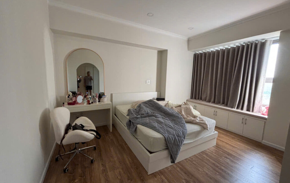 phong ngu chinh 1170x738 - Cho thuê căn hộ Saigon South Residence. DT 104m2 Thiết kế 3 Phòng ngủ-2wc. Đầy đủ nội thất- Giá 21 Triệu/Tháng