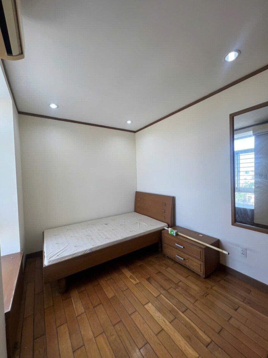 phong ngu co cua so - Cho thuê căn hộ Sky Garden 3. DT 56m2 View sông- 2 phòng ngủ-1wc- Nội thất đầy đủ- Giá 12 Triệu/Tháng
