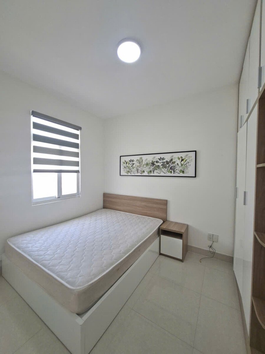 phong ngu master 1 - Cho thuê căn hộ Sky Garden 3. DT 72m2 Thiết kế 3 Phòng ngủ-2wc- Lầu cao- Nội thất đầy đủ- Giá 19 Triệu/Tháng