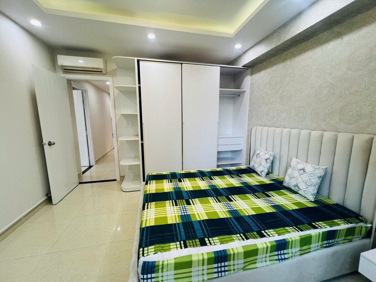 phong ngu master 4 - Giảm giá bán gấp căn hộ 3pn tòa D chung cư Hưng Phúc 1 phường Tân Mỹ
