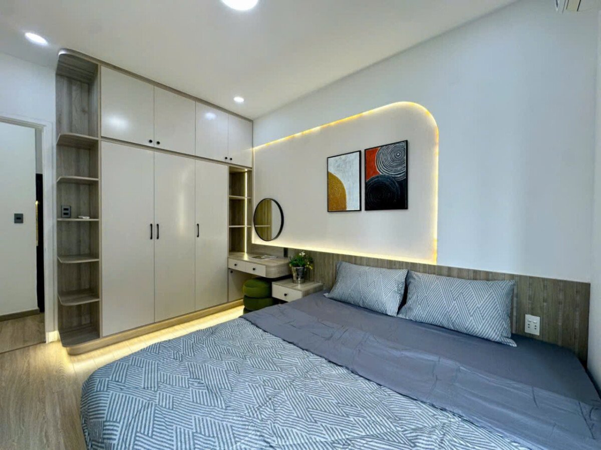 phong ngu master 6 - Bán nhanh căn hộ đẹp hoàn thiện mới 100%. Căn góc sky garden 1 diện tích 91m2-3 phòng ngủ-2wc. Giá bán 7.4 Tỷ