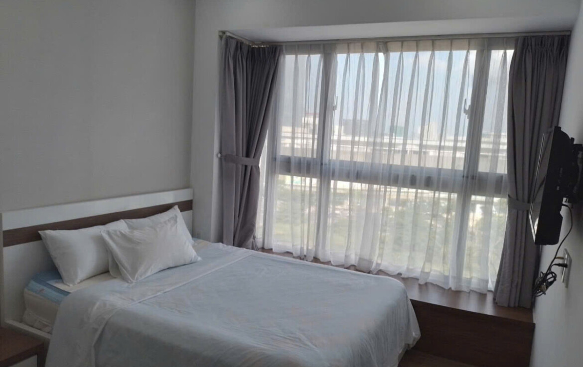 phong ngu master can ho ban 1170x738 - Bán căn hộ chung cư Scenic Valley 1, 71m2, 02pn, giá 6.650 tỷ, nội thất đầy đủ, view Đông Nam.