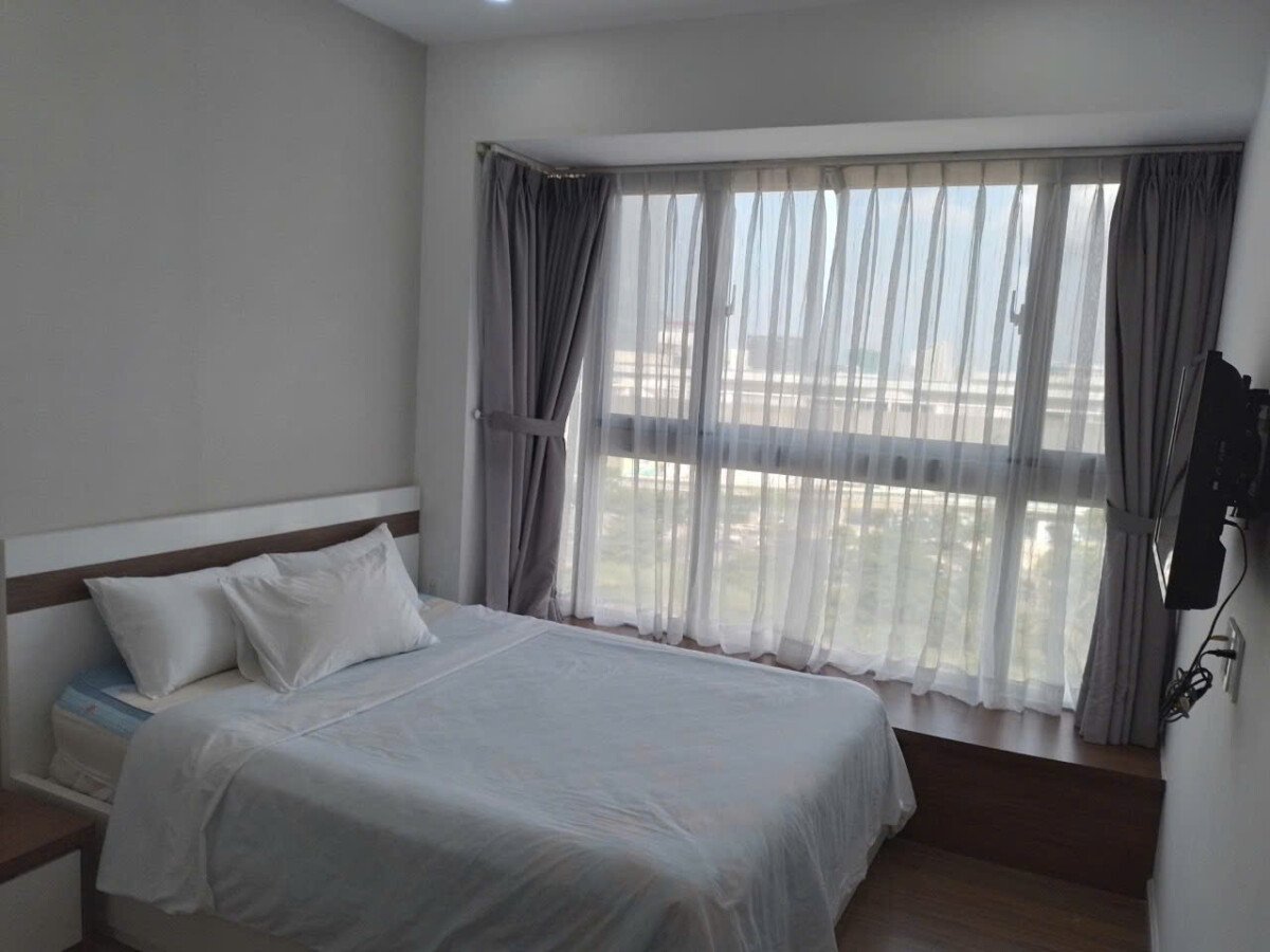 phong ngu master can ho ban - Bán căn hộ chung cư Scenic Valley 1, 71m2, 02pn, giá 6.650 tỷ, nội thất đầy đủ, view Đông Nam.