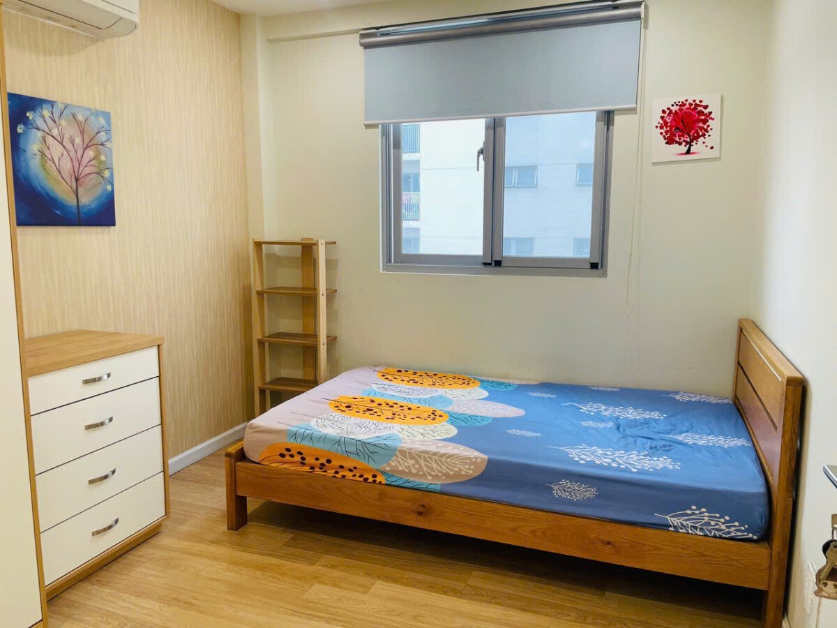 phong ngu nho can ho ban 2 - Gía bán trước Tết căn hộ 77m2, chung cư Scenic Valley 1, 02pn, 7.550 tỷ, nhà có hợp đồng thuê 18tr500/tháng.