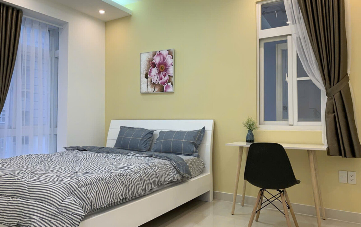 phong ngu rong can ho ban 1 1170x738 - Còn Duy Nhất Căn Hộ 56m2 Sky 3 Giá 4.450 Tỷ. Nhà đẹp- 1 phòng ngủ-1wc- Đang cho thuê 11.5 Triệu/Tháng