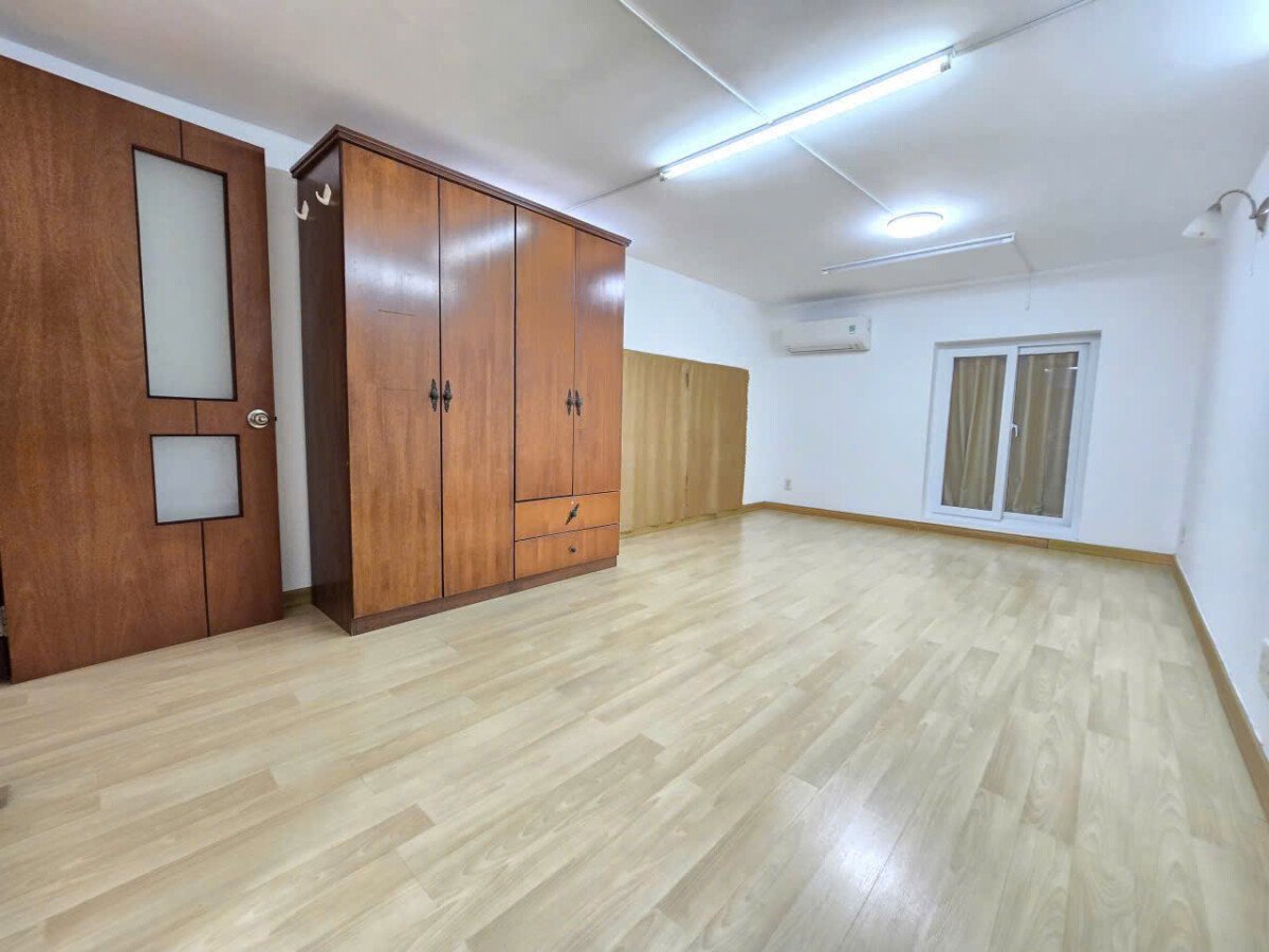 phong ngu thoang 1 - Bán nhanh căn hộ Duplex Sky Garden 1. DT 140m2 Thiết kế 4 Phòng ngủ-3wc- Nhà hiện trạng như hình- Giá 7.8 Tỷ