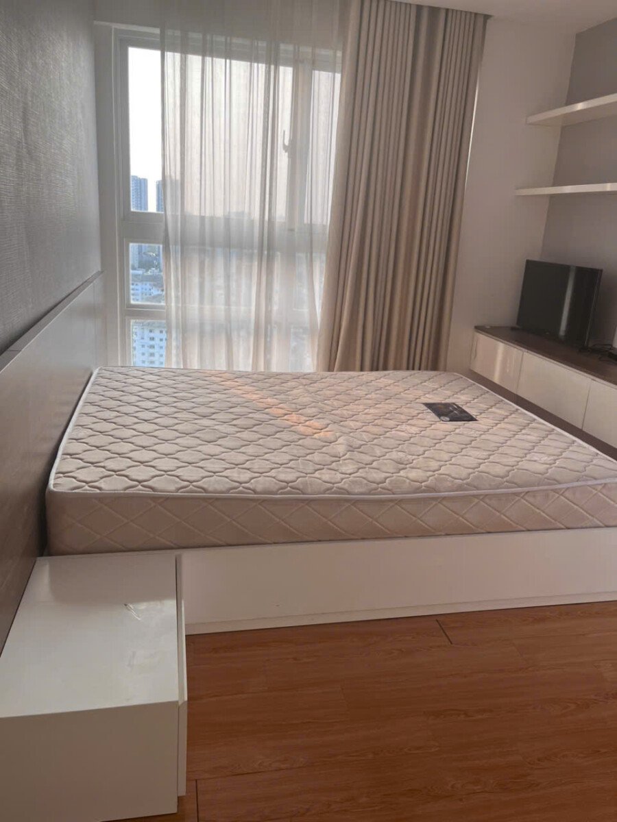 phong ngu thu 2 1 - Giá mua bán căn hộ 3pn tòa N chung cư Happy Valley phường Tân Hưng T2/2026