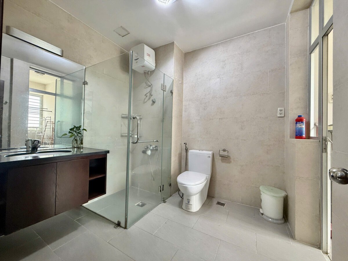 phong tam dau du tien ich - Bán căn góc Sky Garden 1. DT 91m2 Nhà đẹp- Thiết kế 3 Phòng ngủ-2wc- Nhà trống nhận nhà vào ngay. Giá 6.850 Tỷ