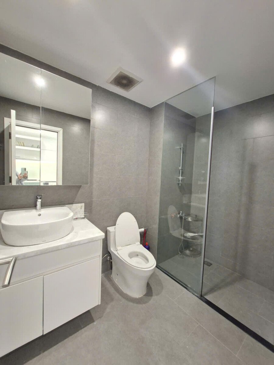 phong tam shphpuse cho thue 1 - Cho thuê nhanh Shop House Midtown Tòa M7. Vừa ở vừa kinh doanh. DT 70m2 Đủ nội thất- 1 phòng ngủ-1wc- Giá 19 Triệu/Tháng