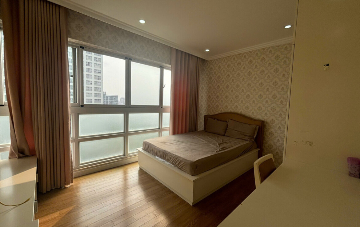 phpng ngu nho happy valley can ban 1170x738 - Bán căn hộ Happy Valley. DT 135m2 Nhà đầy đủ nội thất- thiết kế 3 Phòng ngủ-2wc- Nhà trống vào ngay. Giá 13.2 Tỷ