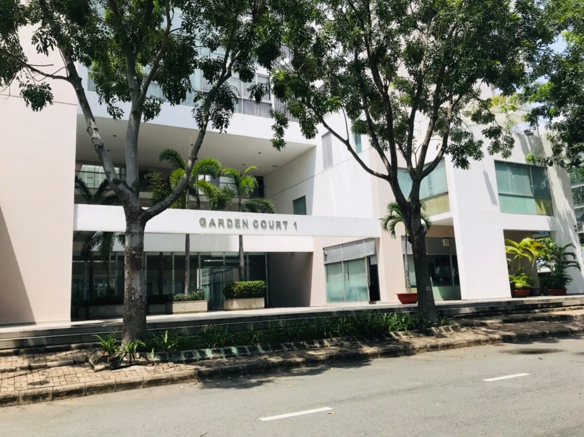 sanh vao chung cu garden court 1 - Giá mua bán căn hộ sân vườn lầu 3 chung cư Garden Court 1 phường Tân Hưng T1/2026