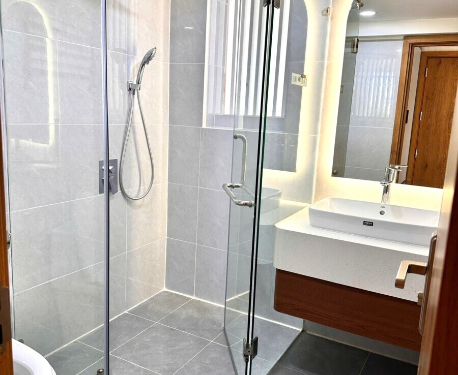 toilet can ho ban 2 900x738 - Giá mua bán căn hộ Duplex 4pn tòa A chung cư Scenic Valley 1 phường Tân Mỹ T1/2026